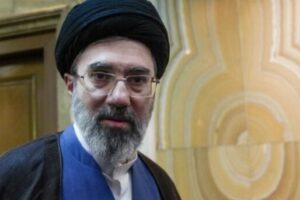 Udhëheqësi i ri suprem i Iranit është i sigurt pavarësisht lëndimeve, thotë djali i presidentit iranian