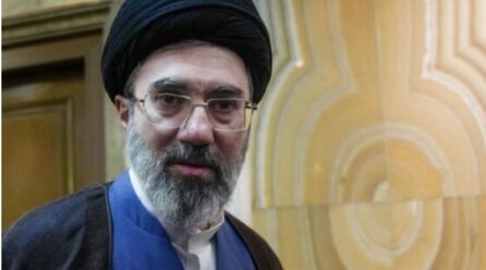 Udhëheqësi i ri suprem i Iranit është i sigurt pavarësisht lëndimeve, thotë djali i presidentit iranian