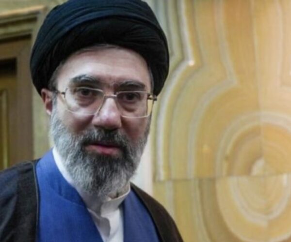 Udhëheqësi i ri suprem i Iranit është i sigurt pavarësisht lëndimeve, thotë djali i presidentit iranian