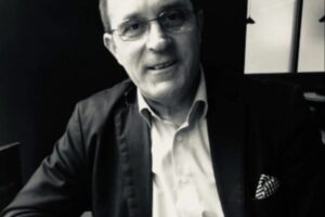 Kosova mes kërcënimit të jashtëm dhe përçarjes së brendshme