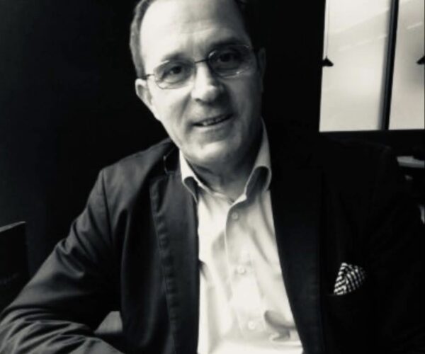 Kosova mes kërcënimit të jashtëm dhe përçarjes së brendshme