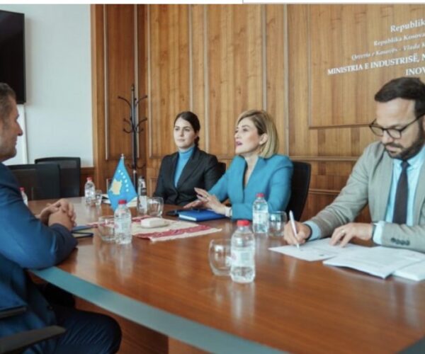 Kusari-Lila zhvillon takime me drejtues të ATK-së e Doganës së Kosovës