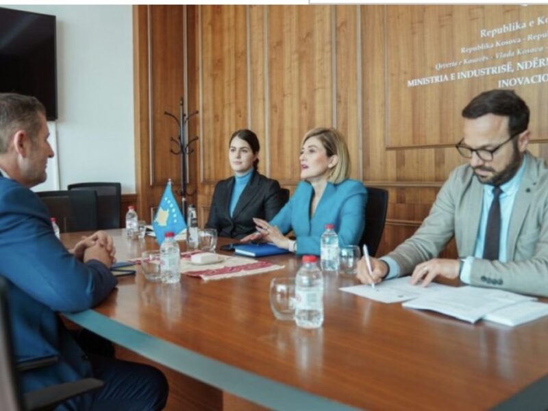 Kusari-Lila zhvillon takime me drejtues të ATK-së e Doganës së Kosovës