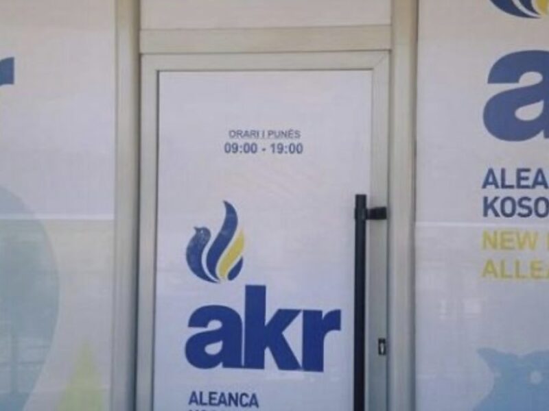 KQZ pezullon AKR-në