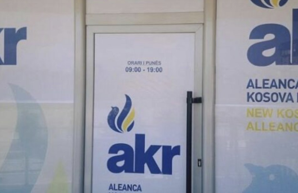 KQZ pezullon AKR-në