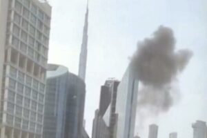 Shpërthime të fuqishme në Dubai: Tym i zi mbi qytet