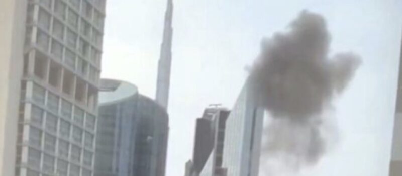 Shpërthime të fuqishme në Dubai: Tym i zi mbi qytet