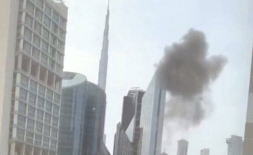 Shpërthime të fuqishme në Dubai: Tym i zi mbi qytet