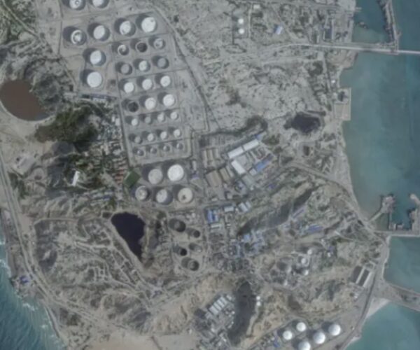 ShBA sulmon ishullin Kharg të Iranit