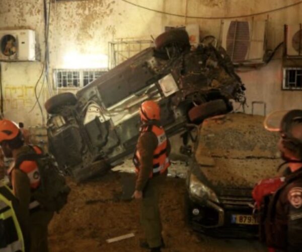 Izraeli dhe Irani nisin ditën me valë të re sulmesh kundër njëri-tjetrit