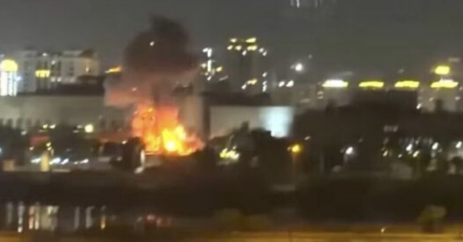 Përshkallëzohet konflikti – droni iranian godet ambasadën e SHBA në Bagdad, shpërthime të fuqishme edhe në Dubai