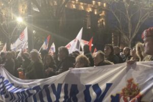 Djathtistët serbë protestojnë në Beograd kundër Ligjit për të huajt në Kosovë