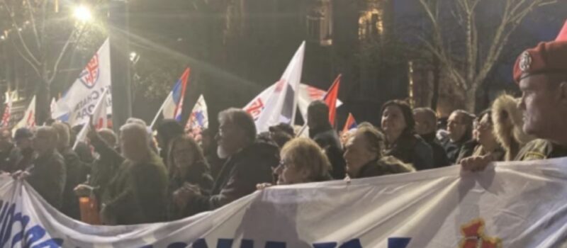 Djathtistët serbë protestojnë në Beograd kundër Ligjit për të huajt në Kosovë