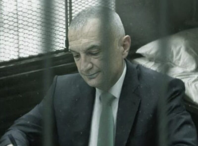 Meta, nga qelia: Burgun nuk e shoh si pengesë, por si test. Po shkruaj 3 libra. “Darka e ngjalave”, autokritikë e autokratit të sotëm