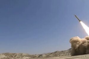 Irani lëshoi dy raketa balistike në bazën ushtarake SHBA-Britani e Madhe në Oqeanin Indian, sipas raportimeve