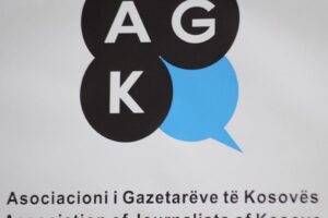 Reagon AGK pas deklaratave për “çanta me pare”: Të ofrohen fakte, shqetësuese fushata e VV-së ndaj mediave