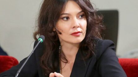 Spiropali: Heshtja si kufi- mes të vërtetës dhe zhurmës”