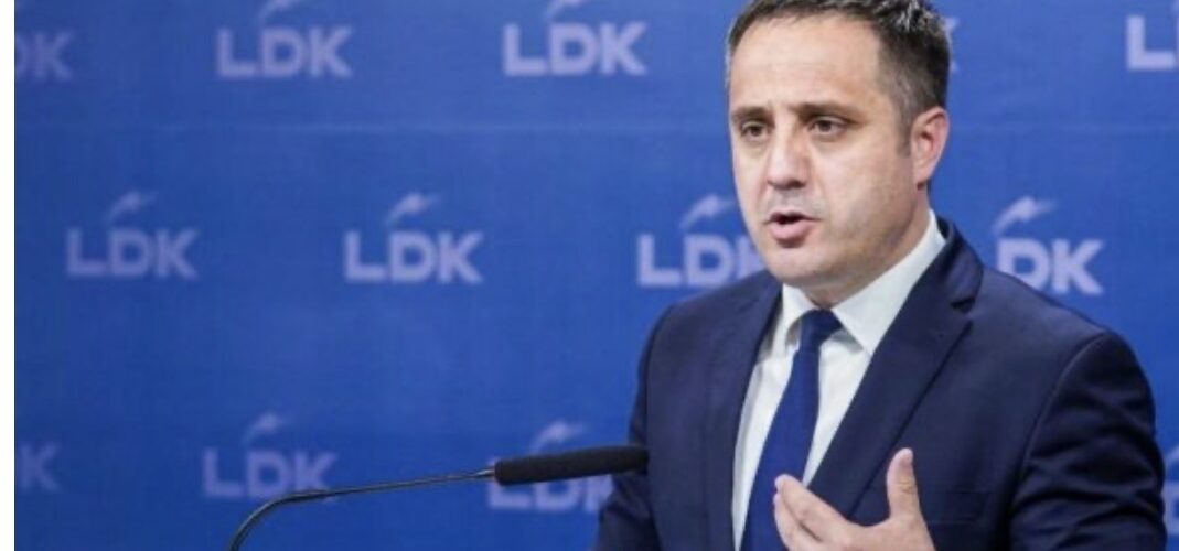 Driton Selmanaj reagon për faqen e re të Presidencës: I papranushëm injorimi i llogos që u bë në kohën e Rugovës