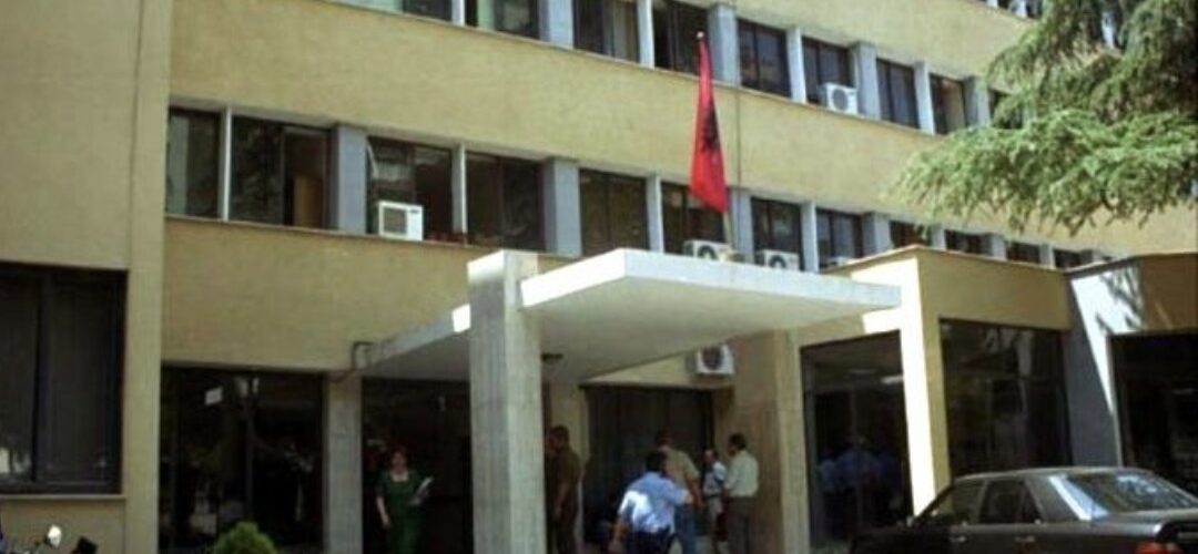 Gjykata e Tiranës sekuestron llogaritë bankare të disa kompanive të ndërtimit