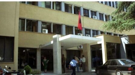 Gjykata e Tiranës sekuestron llogaritë bankare të disa kompanive të ndërtimit