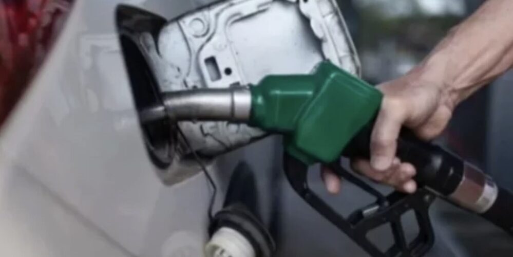 Bie pak çmimi i naftës dhe benzinës në Kosovë, caktohen çmimet tavan për sot e nesër
