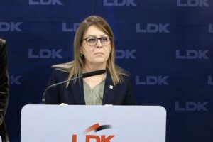 Oferta e Kurtit për LDK-në, Hykmete Bajrami: Shantazh i paketuar si zgjidhje