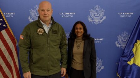 Ambasadori amerikan në NATO arrin në Kosovë, pritet nga Prattipati