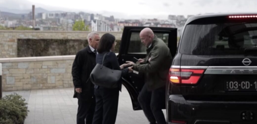 Ambasada e SHBA me një video rekapitulon vizitën e Whitaker në Kosovë