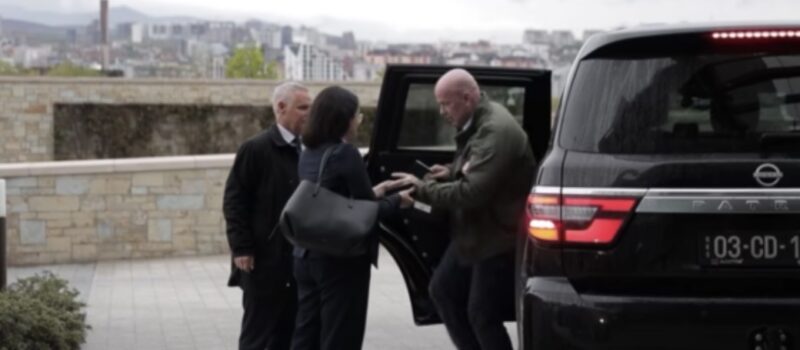 Ambasada e SHBA me një video rekapitulon vizitën e Whitaker në Kosovë