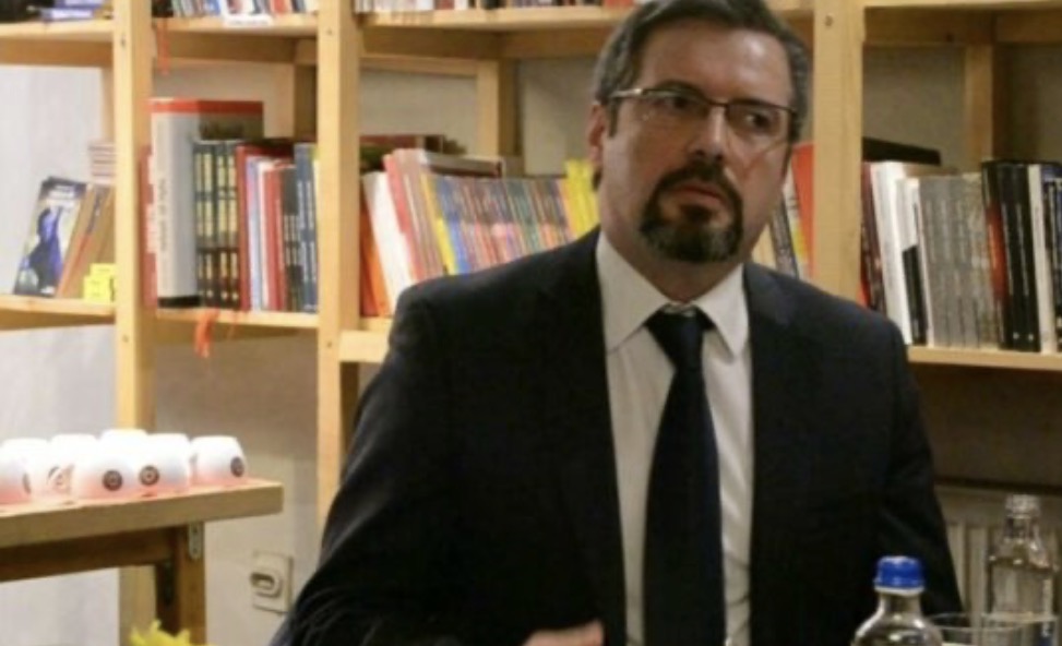 Kurti emëron ambasadorin Agron Bajrami Kryenegociator të Kosovës në dialogun me Serbinë