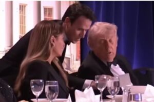 Momenti kur Presidenti Trump largohet nga Shërbimi Sekret pas të shtënave