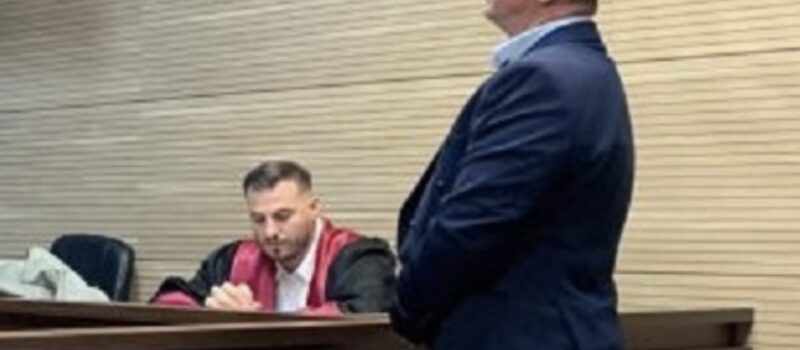 Përdhosi flamurin e Turqisë gjatë një iftari në Mitrovicë, 1 vit burgim me kusht dhe 4 mijë euro gjobë për Zeqirin