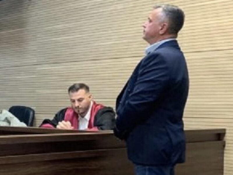 Përdhosi flamurin e Turqisë gjatë një iftari në Mitrovicë, 1 vit burgim me kusht dhe 4 mijë euro gjobë për Zeqirin
