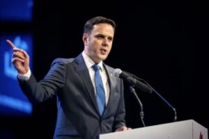 Abdixhiku i reagon Kurtit për 100 eurot: Blerje votash, propagandë, fyerje, ofendime, kriza të njëpasnjëshme