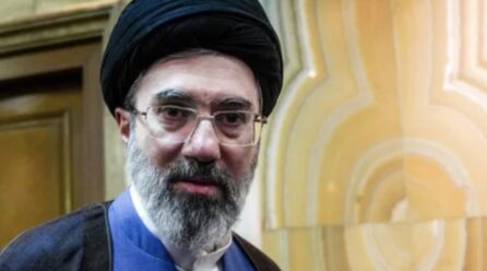 Lideri Suprem i Iranit thotë se shtetet e Lindjes së Mesme “s’do shërbejnë më si mburoja për bazat amerikane”