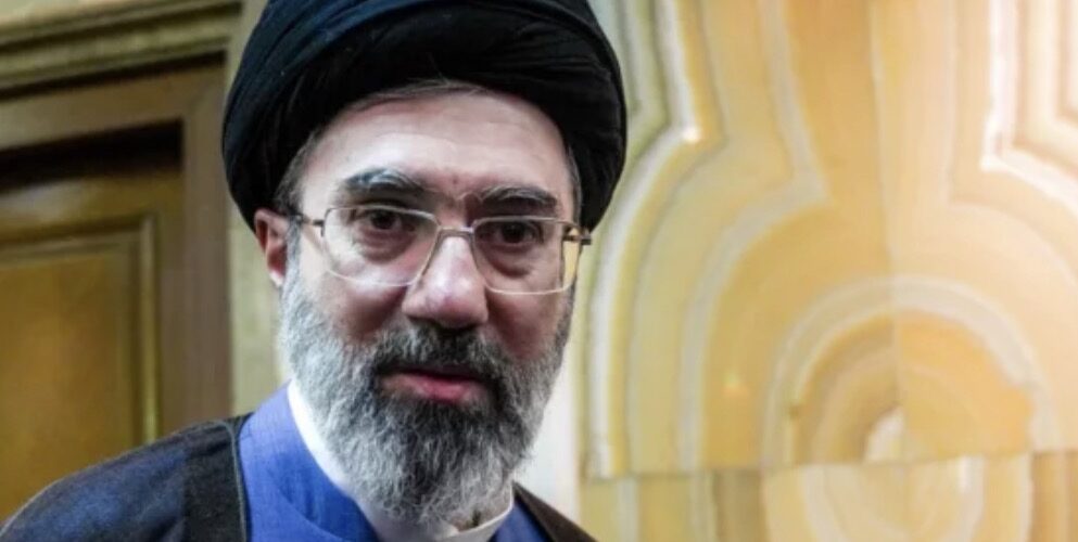 Lideri Suprem i Iranit thotë se shtetet e Lindjes së Mesme “s’do shërbejnë më si mburoja për bazat amerikane”
