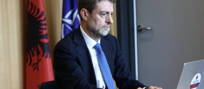 Ministri Hoxha vizitë zyrtare në Kosovë, takime me drejtues të lartë