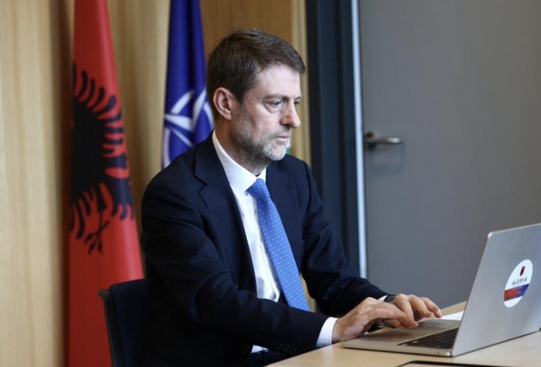 Ministri Hoxha vizitë zyrtare në Kosovë, takime me drejtues të lartë