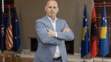 Lladrovci fton qytetarët në hapjen e fushatës së PDK-së më 1 Qershor në Drenas