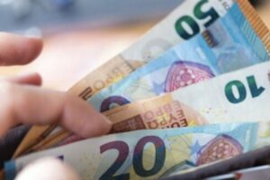 Nga sot, në Kosovë ndalohet pagesa kesh mbi 2 mijë euro