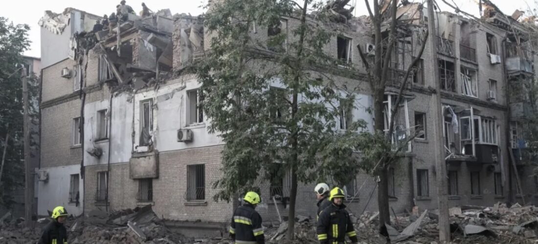 Sulmi masiv rus në Ukrainë gjatë natës, rëndohet bilanci i viktimave, të paktën 22 të vdekur dhe mbi 100 të plagosur