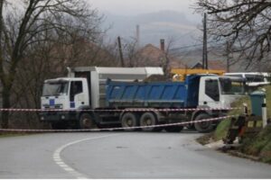 Aktakuzë ndaj 6 personave për barrikadat e 2022-ës në Veri, pezullohen hetimet për Radojçiqin shkaku i arratisë
