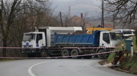 Aktakuzë ndaj 6 personave për barrikadat e 2022-ës në Veri, pezullohen hetimet për Radojçiqin shkaku i arratisë